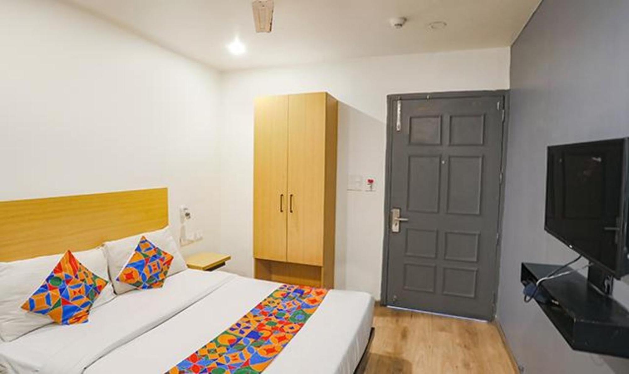 Fabhotel The Vaishali Dakshini Pitampura New Delhi Exteriör bild