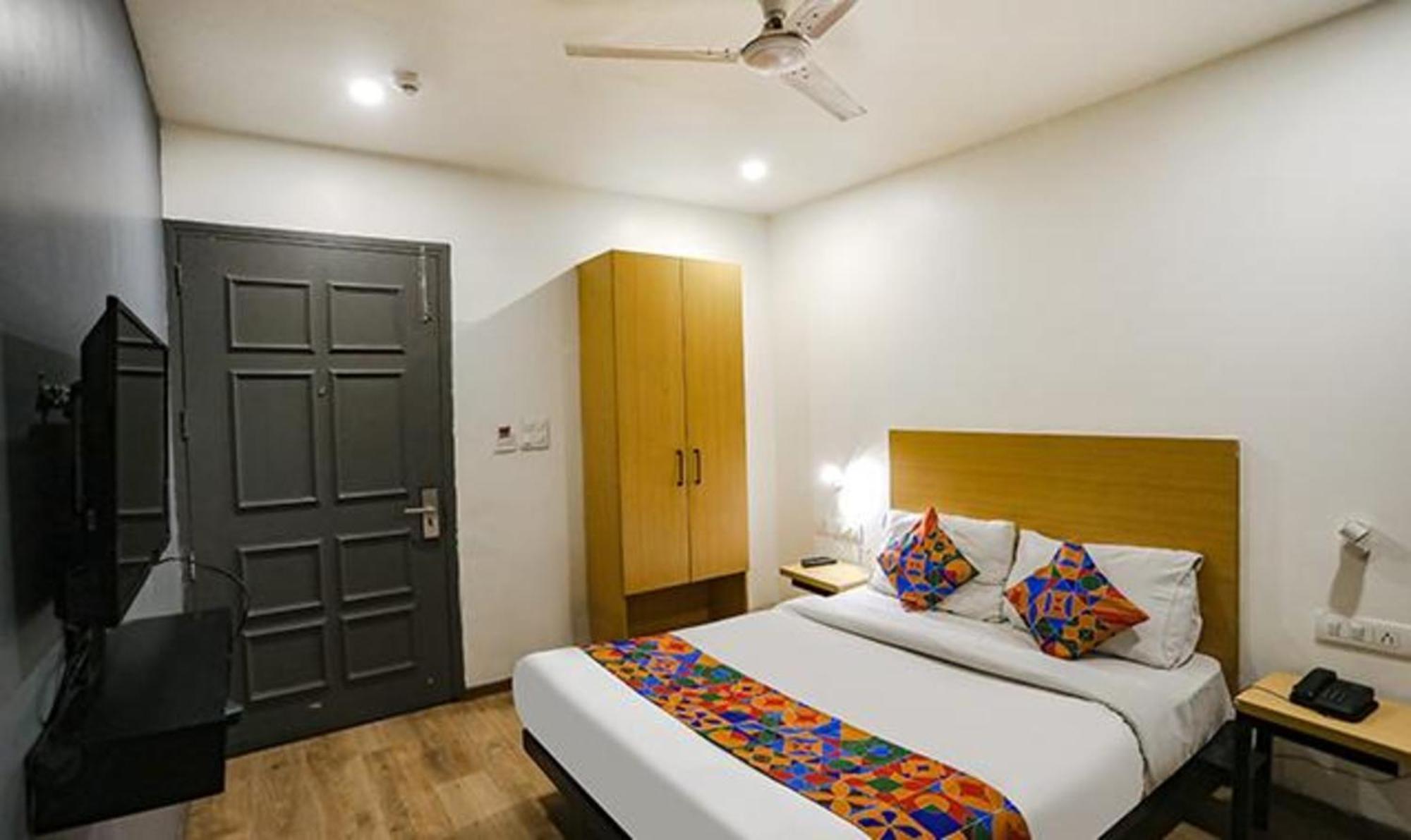 Fabhotel The Vaishali Dakshini Pitampura New Delhi Exteriör bild