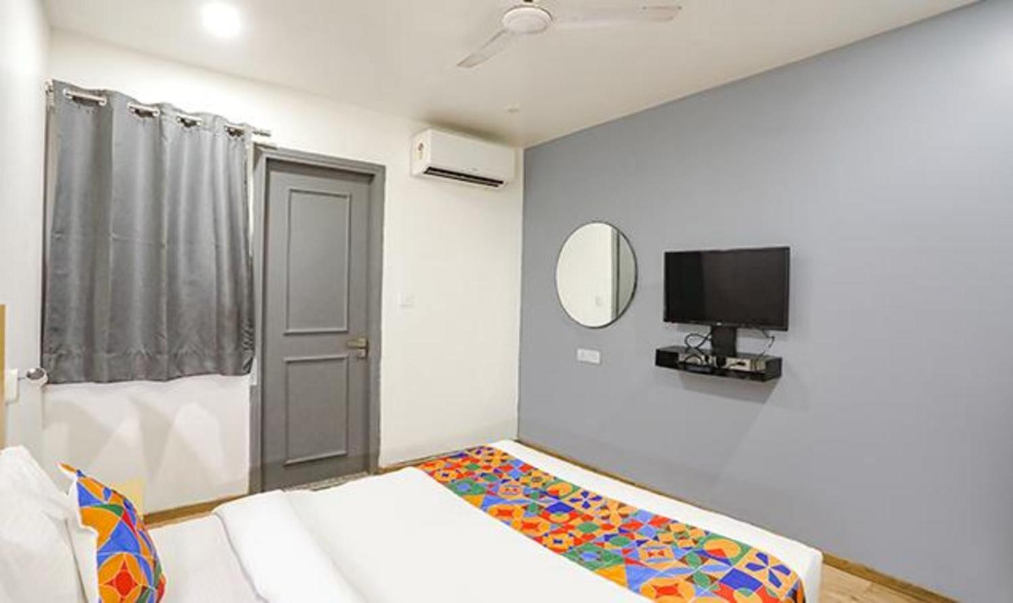 Fabhotel The Vaishali Dakshini Pitampura New Delhi Exteriör bild